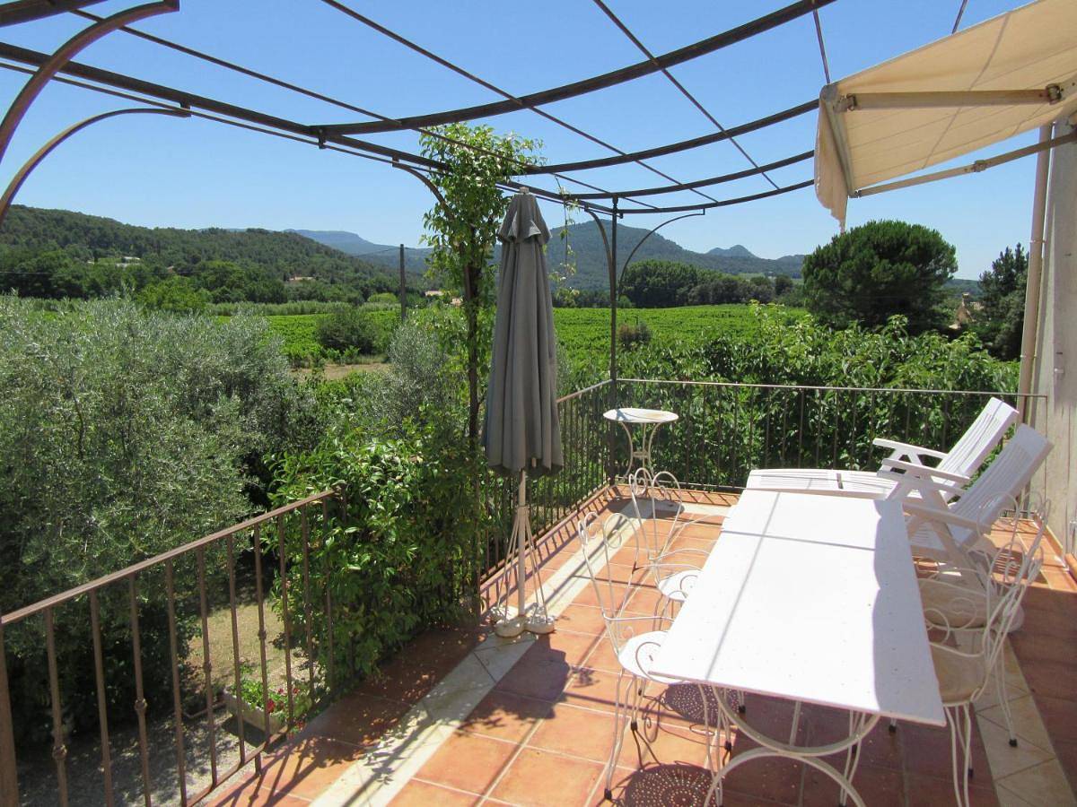 Double Room with Private Bathroom in Vaison-la-Romaine, Parc naturel régional du Mont-Ventoux