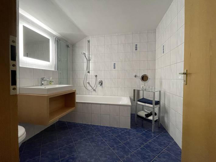 Ferienwohnung für 5 Personen, mit Balkon und Garten, kinderfreundlich - 1