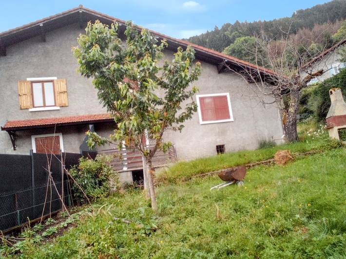 Location de vacances pour 8 personnes, avec terrasse à Sainte-Agnès (Isère)