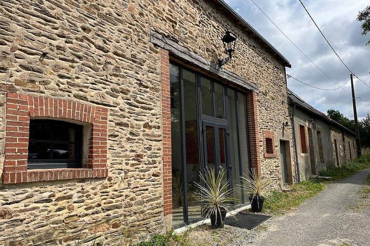 Gîte pour 8 personnes, avec jardin et terrasse, animaux acceptés dans Nouziers