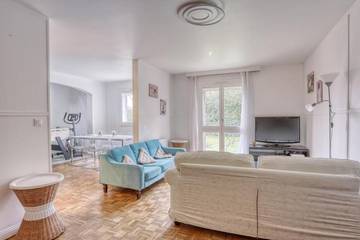 Gîte pour 9 personnes, avec terrasse et vue à Guyancourt