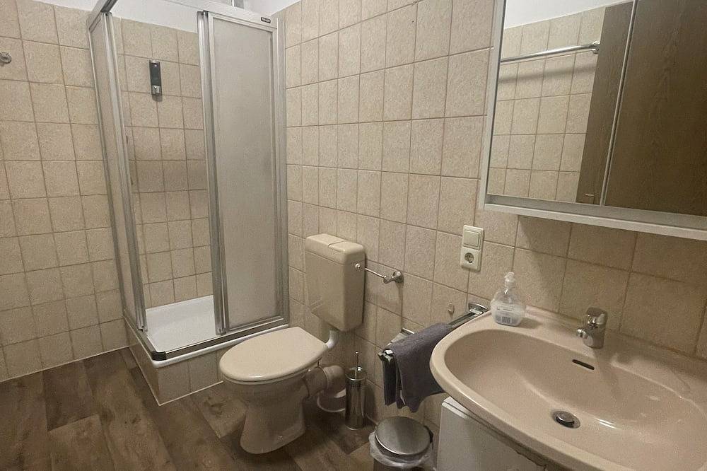 Ganze Wohnung, Ferienwohnung mit Balkon zum Kurpark von Bad Rothenfelde in Bad Rothenfelde, Metropolregion Bremen-Oldenburg