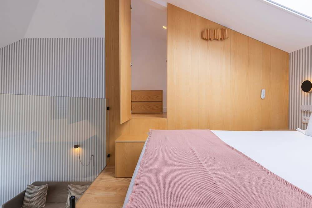 Blue Sky Villa 1 by Lovelystay in Aroeira, Corroios