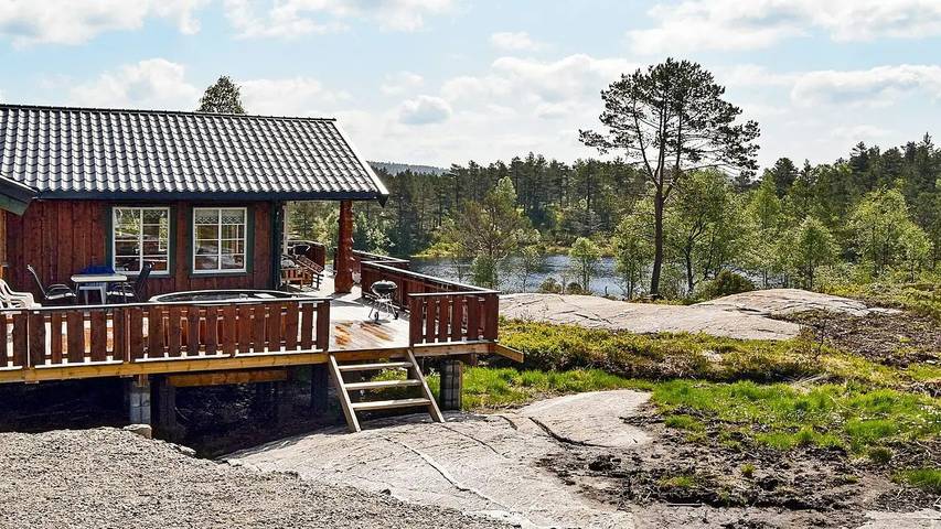 Ferienhaus für 10 Personen, mit Terrasse und Whirlpool sowie Sauna in Marnardal