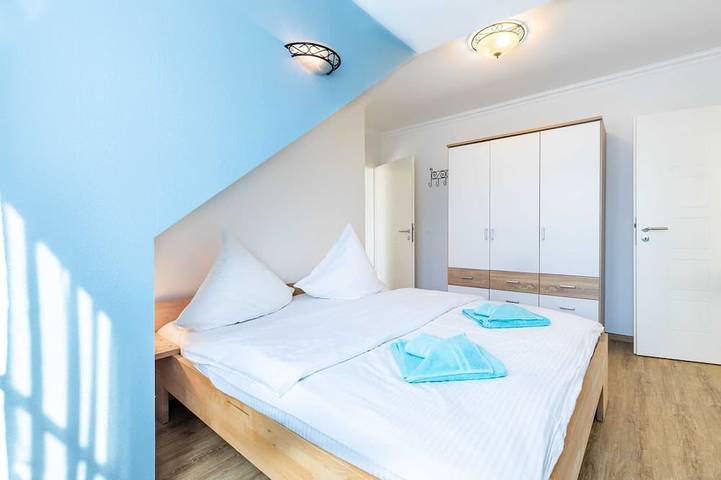 Ganze Wohnung, (7) Lisa, 2- Raum Fewo, Loggia, Og - Ostseeferienhaus Drachenflieger Pepelow Ofc in Pepelow, Salzhaff