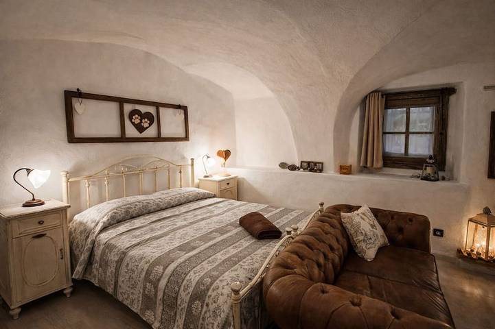 Stables-Suite mit einer freistehenden Badewanne 
typischer Trentino-Charmestil in Montagnaga (Baselga di Pinè), Baselga di Pinè