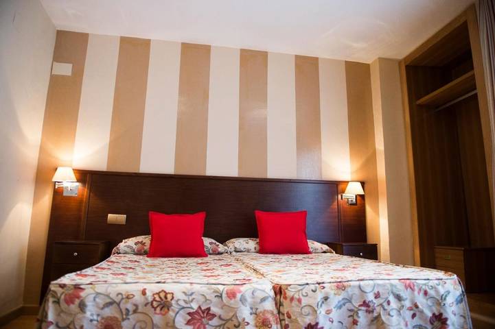 Hôtel pour 2 personnes, avec terrasse à Martos - 2