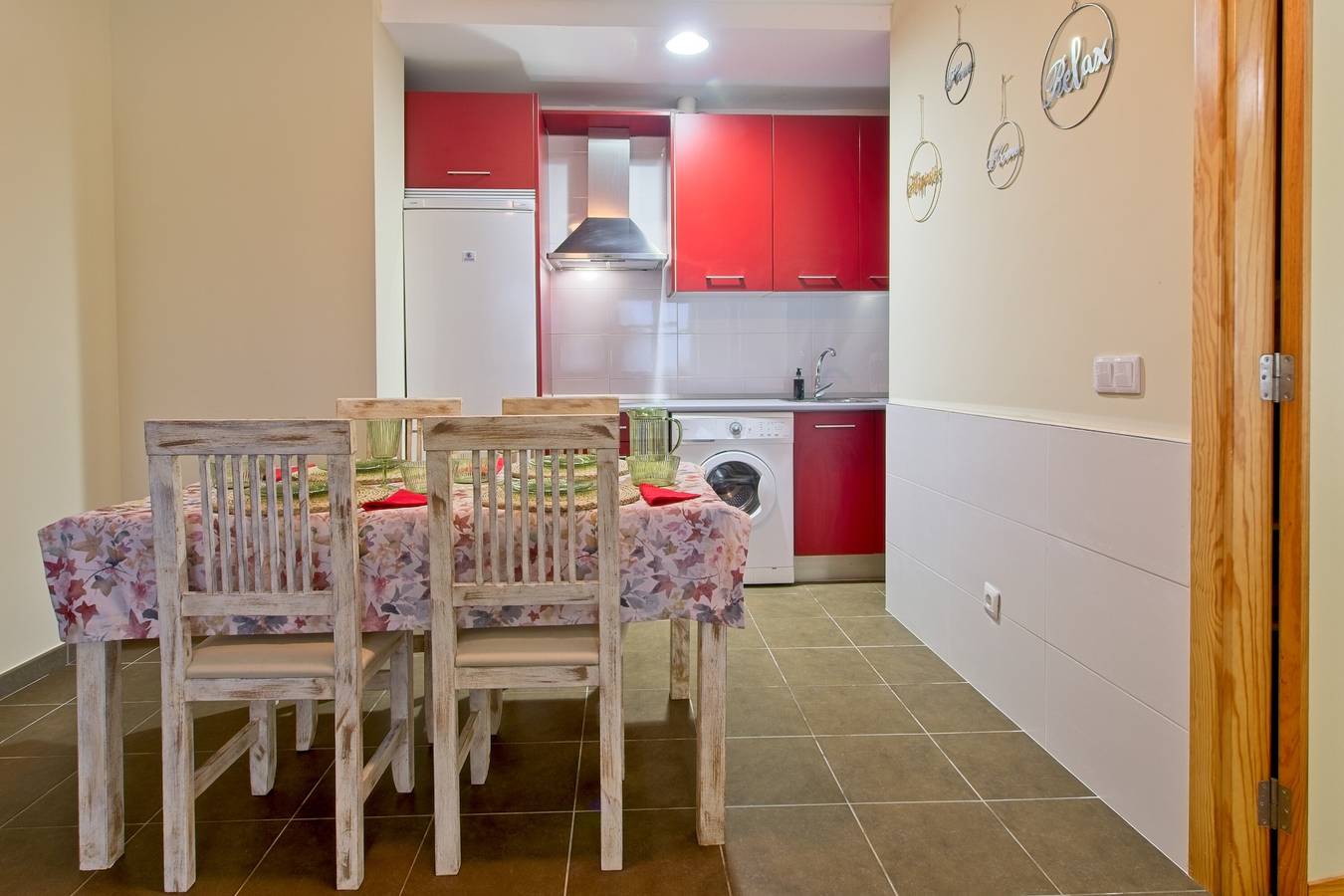 Apartamento entero, Apartamento 'Turístico 3 Sardón De Los Frailes' con piscina compartida y Wi-Fi in Sardón de los Frailes, Provincia de Salamanca
