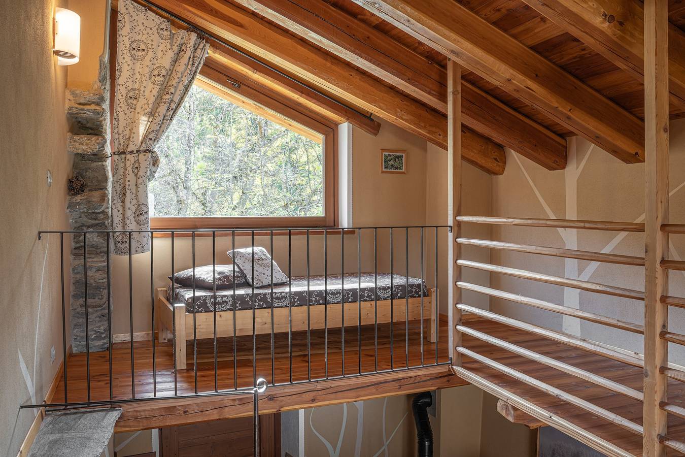 Chalet 'Civico 9' with Mountain View, Shared Garden and Wi-Fi in Marmora, Cuneo Province