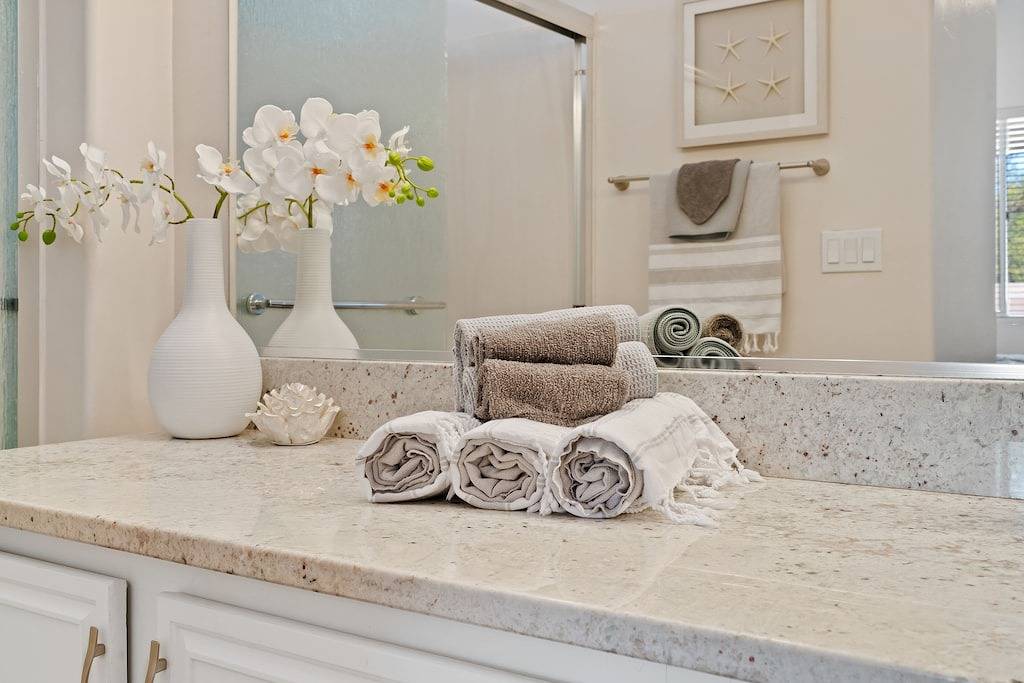 Quiet 3-bed/2-bath gated home near Starrpass Resort with garage, washer/dryer in Tucson, Pima County