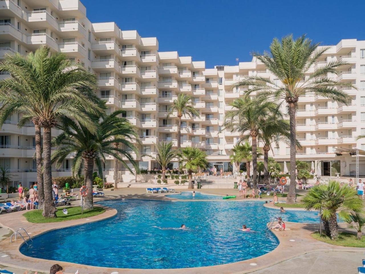 Aparthotel Playa Dorada in S'illot, Sant Llorenç des Cardassar