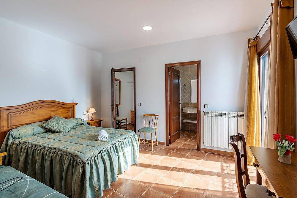 Lovely home in Galera with kitchenette in La Alquería, Galera