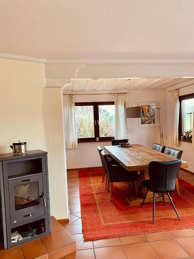 Ferienwohnung für 4 Personen, mit Balkon und Terrasse sowie Garten und Seeblick in Rimsting - 2