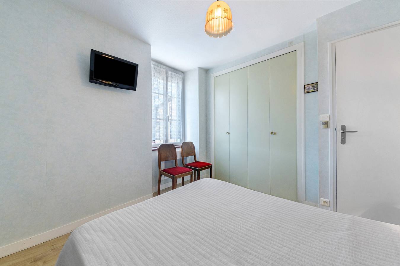 Gastenkamer "Chambre 2" met gedeelde tuin en wifi in Courtils, Bucht des Mont-Saint-Michel