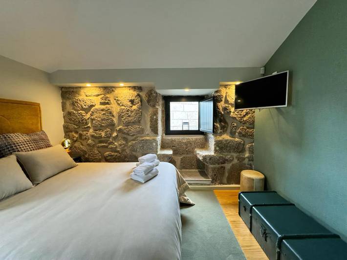 Location de vacances pour 12 personnes, avec Balcon et Terrasse ainsi que Jardin et Piscine dans Alpendurada