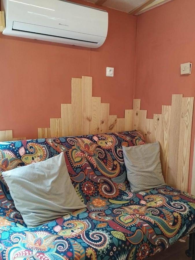 Location de vacances pour 6 personnes, avec terrasse ainsi que piscine et jardin à Méounes-lès-Montrieux - 3