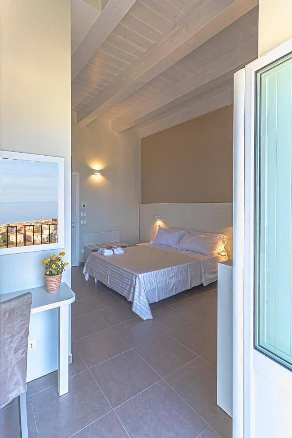 Chambre d’hôte pour 3 personnes, avec balcon ainsi que jardin et vue à Amantea - 2