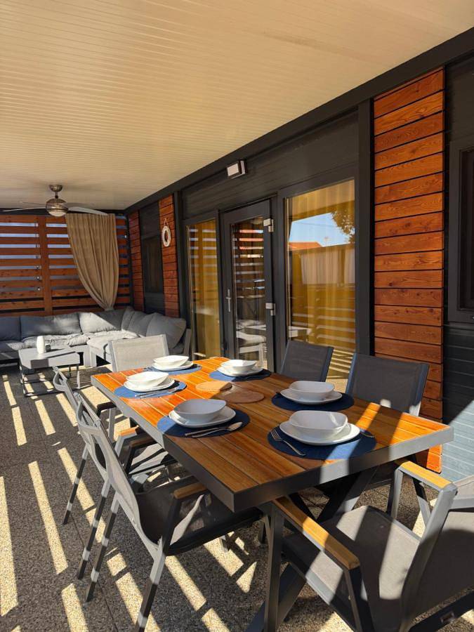 Camping für 6 Personen, mit Terrasse und Ausblick in Privlaka - 3