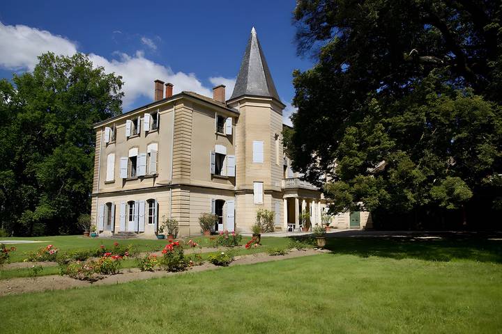 Château pour 15 personnes, avec jardin dans la Drôme