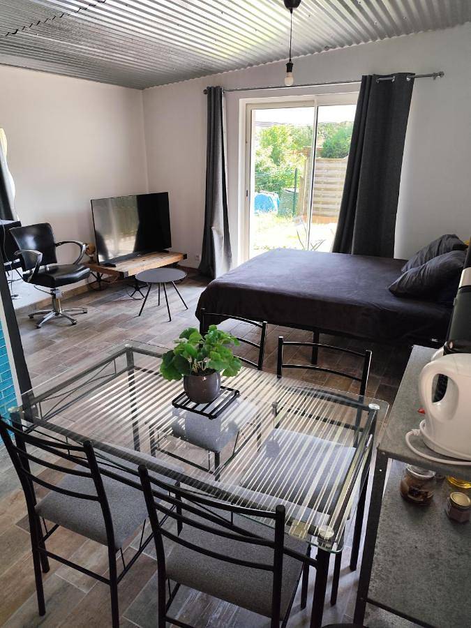 Location de vacances pour 2 personnes, avec terrasse dans Dampierre - 3