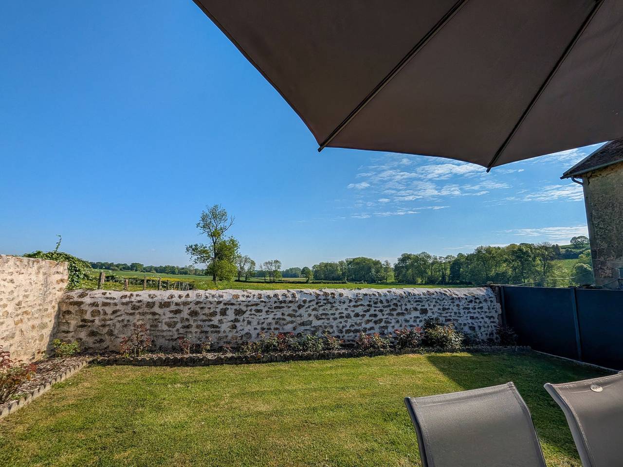 Gîte à la ferme avec jardin et climatisation, entre Argenton-sur-Creuse et la Châtre, près de Gargilesse in Cluis, La Châtre und Umgebung