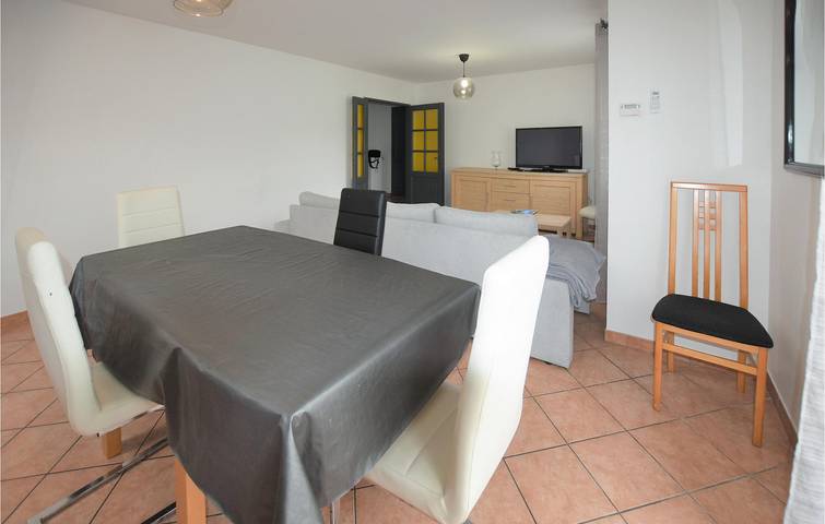 Poolside Garden Apartment mit A/C & Parkplatz in Avignon, Vaucluse