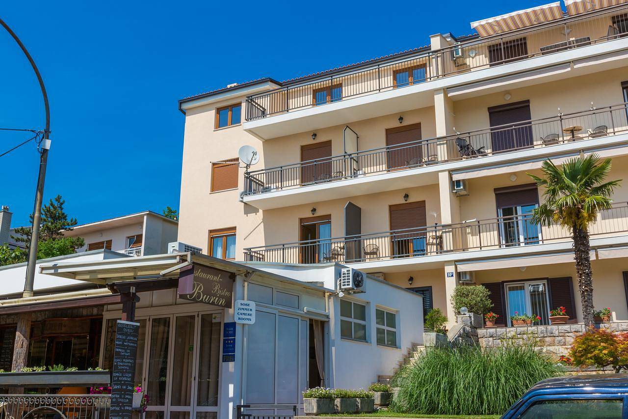 Zimmer für 2 Personen mit Terrasse in Crikvenica, Primorje-Gorski Kotar