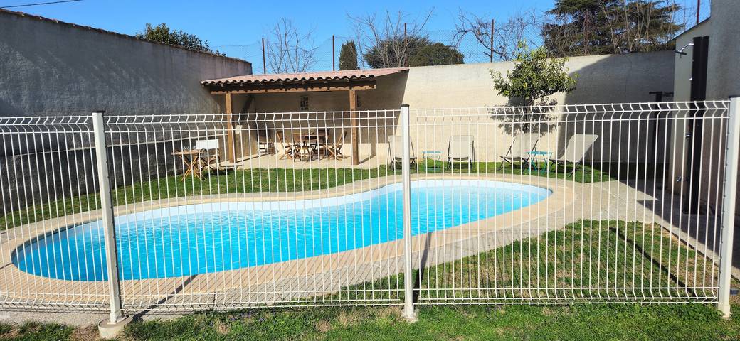 Maison de vacances pour 4 personnes, avec jardin à Vauvert