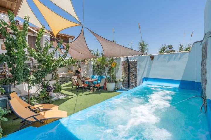 Loft for 6 people, with yard, with pets in Spain