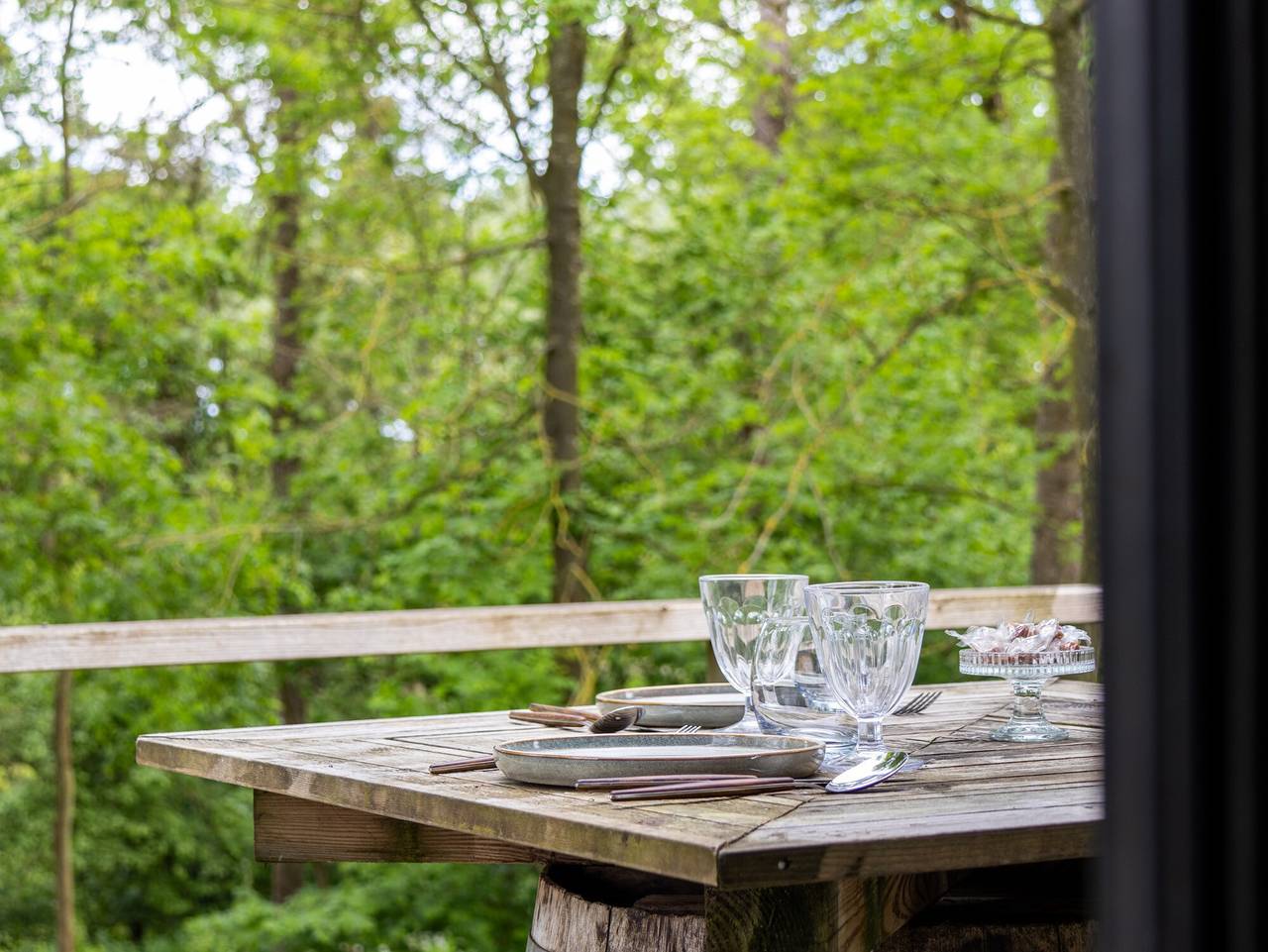 Chalet 'La Cafoutche De Minus Renovated' with Private Terrace, Shared Garden & Wi-Fi in Gommenec'h, Côtes-d'Armor