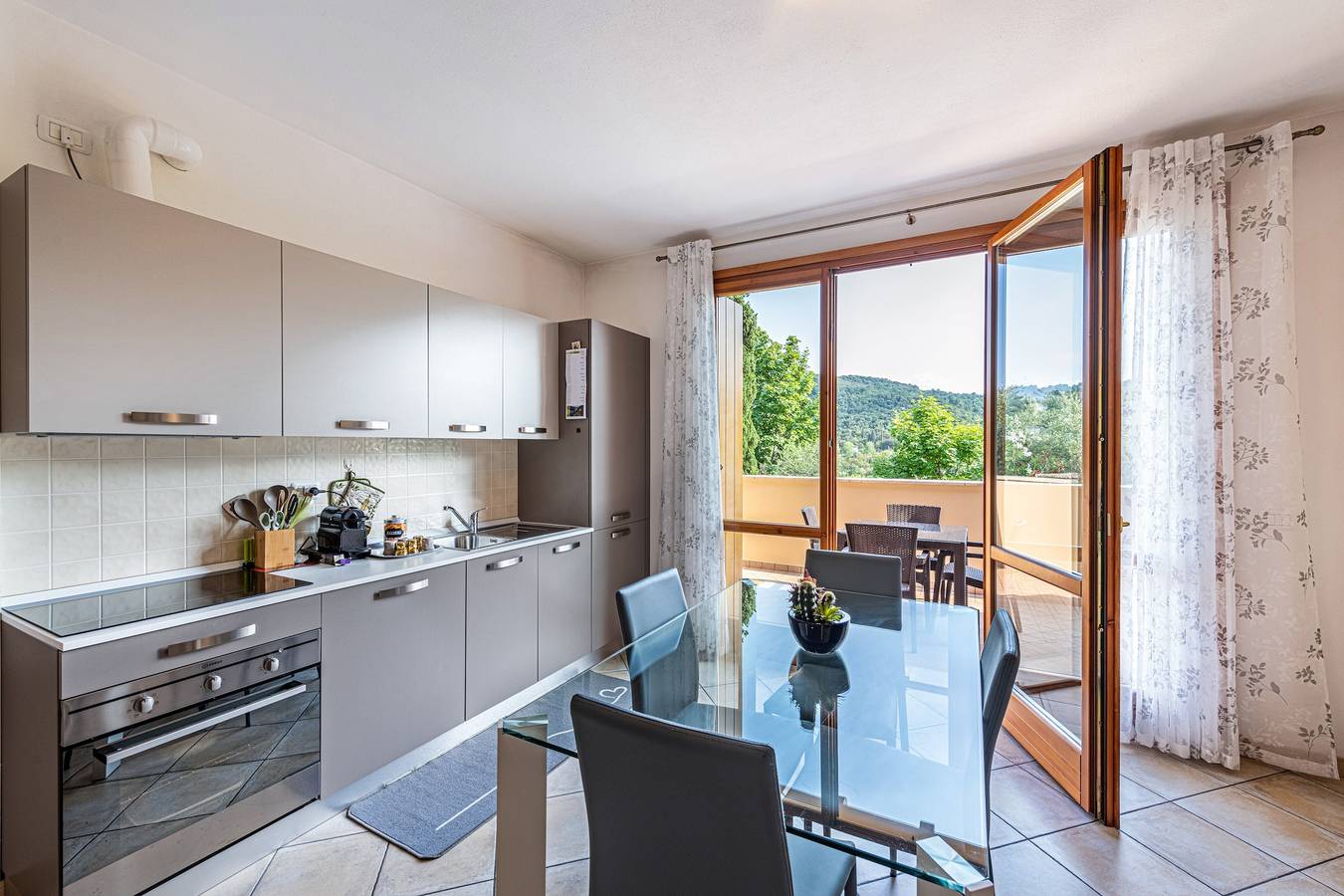Ganze Wohnung, Kastel’s house: a clever holiday on the Garda in Roè Volciano, Gardasee-Berge