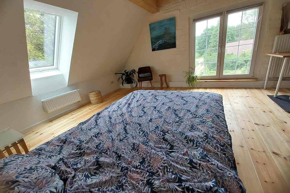 Ganze Wohnung, Historische Waldidylle: Shabby-Chic-Maisonette mit Kamin im Nationalpark in Wokuhl-Dabelow, Mecklenburg-Strelitz