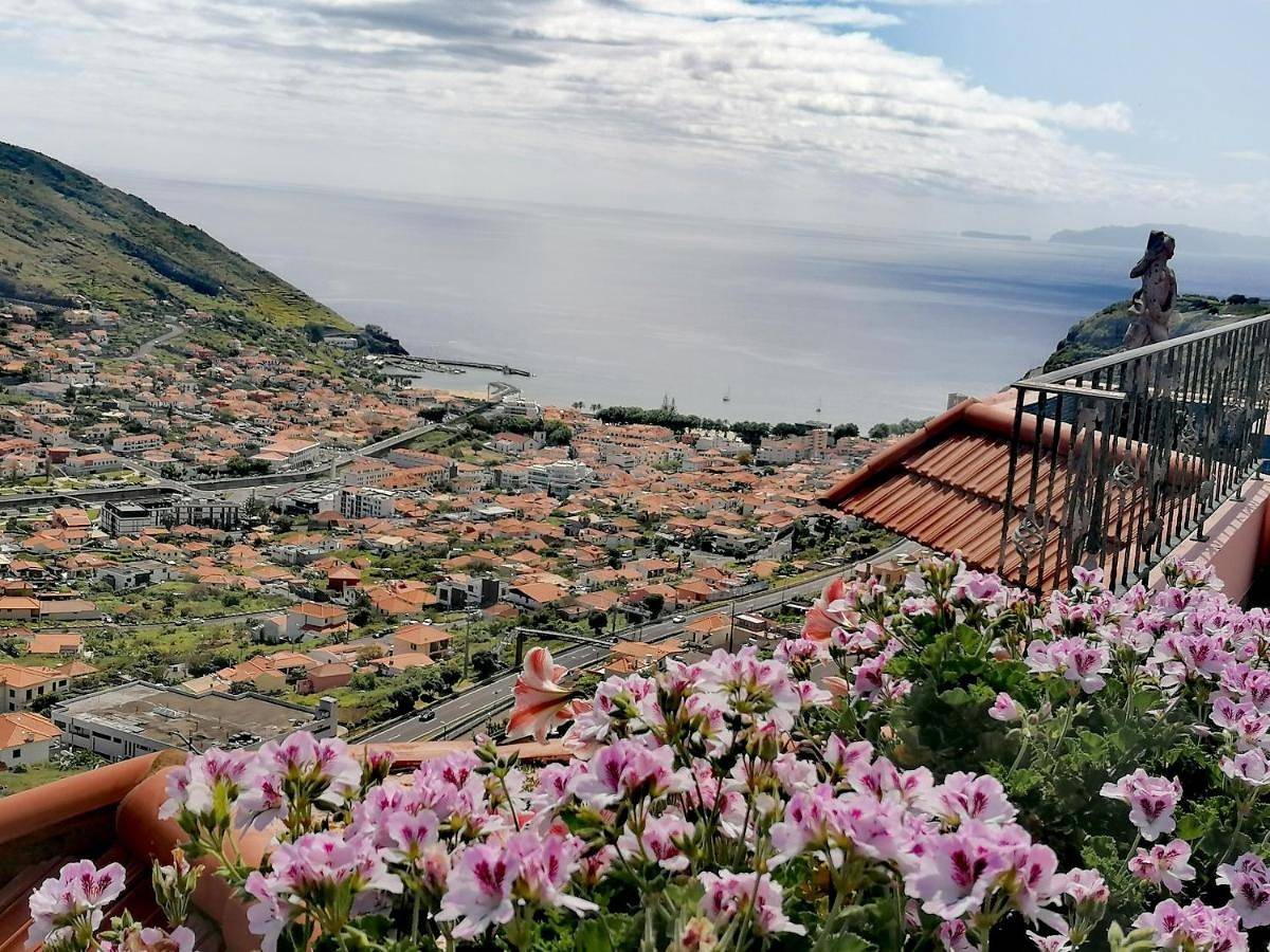 Apartment with Balcony in Machico, Madeira