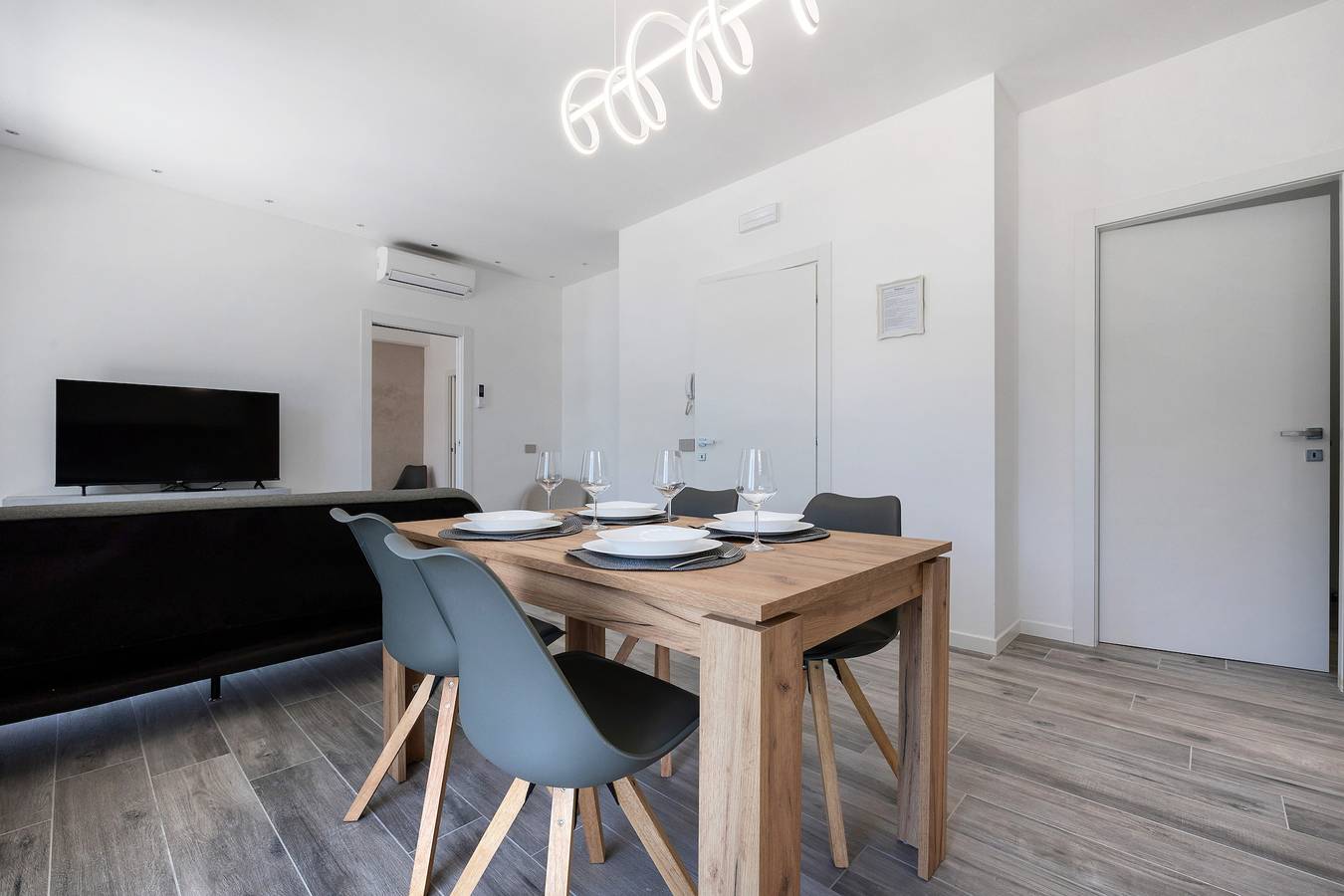 Ganze Wohnung, Ferienwohnung 'Jacky's 1' mit Seeblick, Wlan und Klimaanlage in Limone sul Garda, Gardasee-Berge