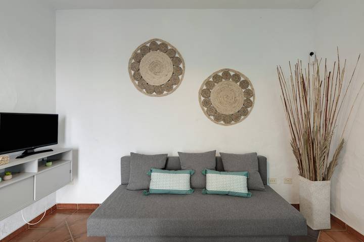 Casa de vacaciones 'La Casa Amarilla' con vistas a la montaña, jardín privado y Wi-Fi in El Paso, La Palma Sur