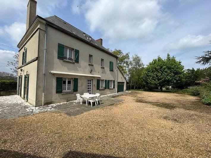 Location de vacances pour 10 personnes, avec jardin à Étival-lès-le-Mans