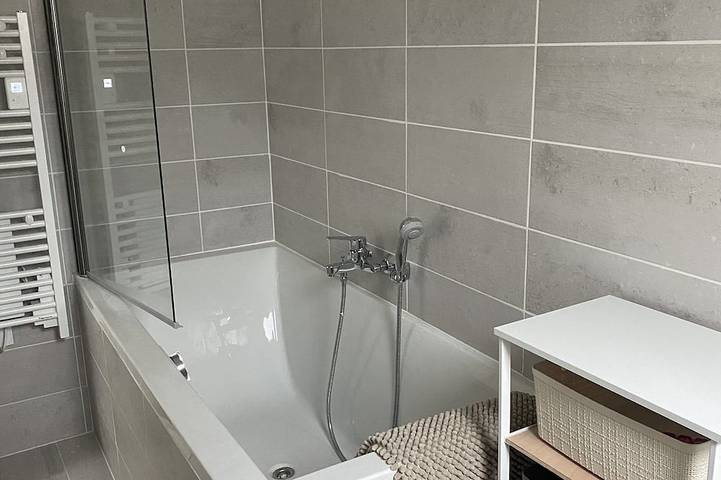 Gîte pour 4 personnes, avec jacuzzi à Rives - 4