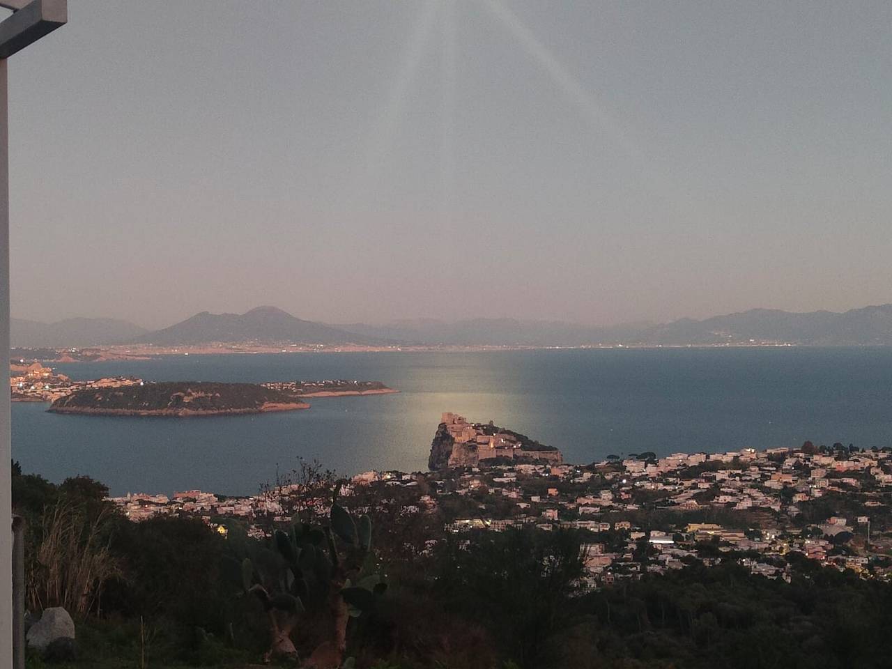 Appartamento intero, Appartamento 'Casa Grande con Terrazza Vista Mare' con Vista Mare, Terrazza Privata e Wi-Fi in Barano d'Ischia, Ischia