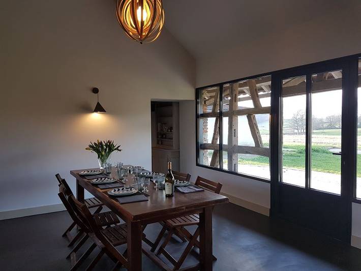 Gîte pour 8 personnes, avec jardin ainsi que terrasse et piscine dans le Jura - 3