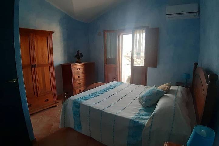 Location de vacances pour 5 personnes, avec balcon ainsi que piscine et jardin à Sant'Anna Arresi - 4