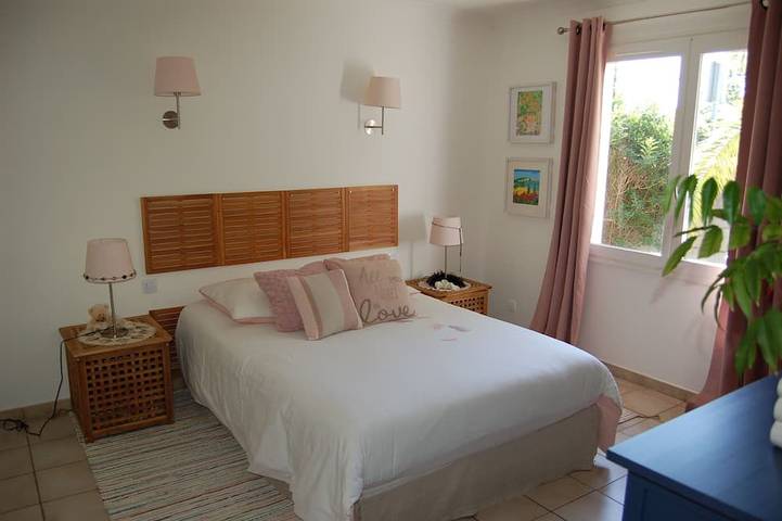 Location de vacances pour 6 personnes, avec jardin et terrasse à Garons - 3