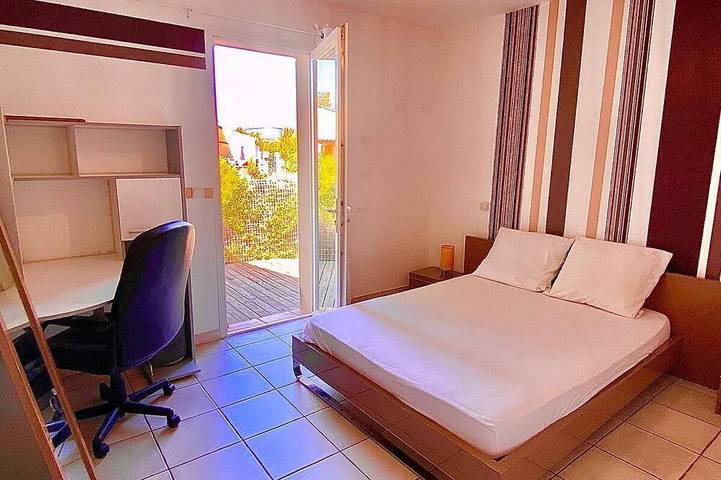 Villa pour 8 personnes, avec Terrasse et Jardin à L'Isle-sur-la-Sorgue - 2