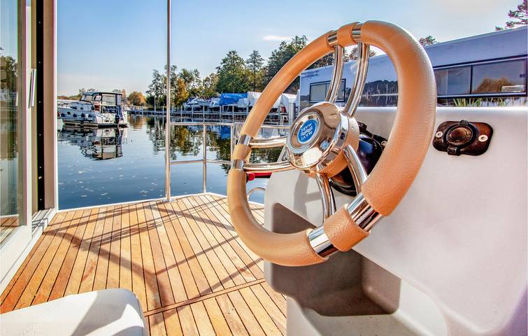Hausboot für 4 Personen, mit Terrasse und Seeblick in Brandenburg - 3
