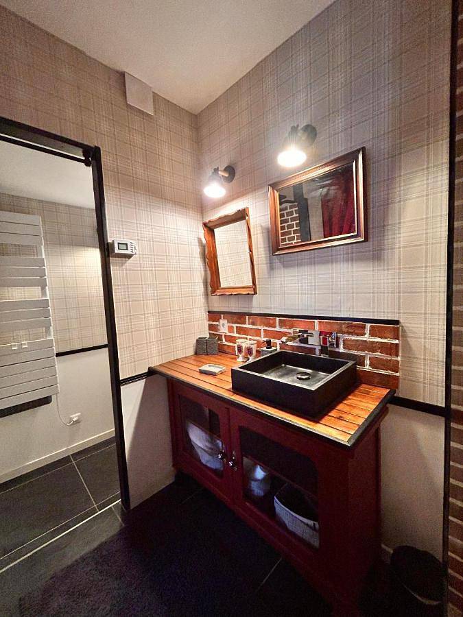 Gîte pour 2 personnes, avec terrasse et jacuzzi ainsi que jardin et piscine à Woignarue - 4