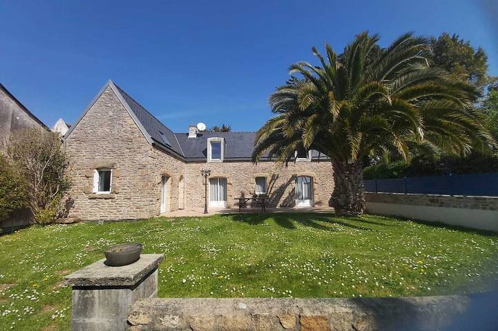 Location de vacances pour 8 personnes, avec Jardin à Landudec