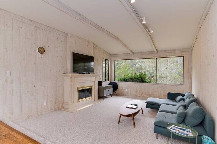 Vacation rental for 7 people, with yard in Big Sur