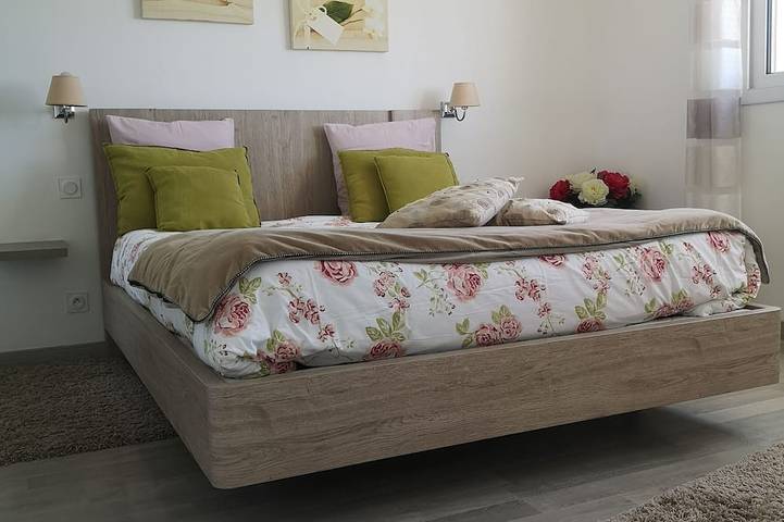Location de vacances pour 6 personnes, avec balcon et jardin dans Plage de Neiz Vran - 2
