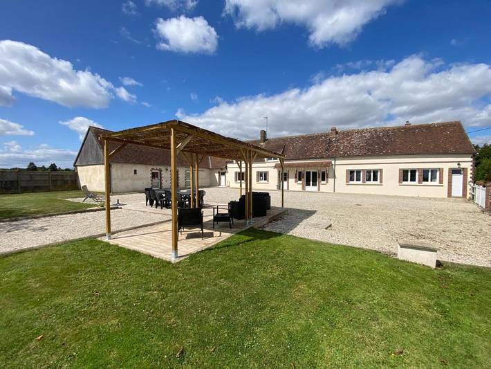 Location de vacances pour 12 personnes, avec Terrasse et Jardin dans Digny