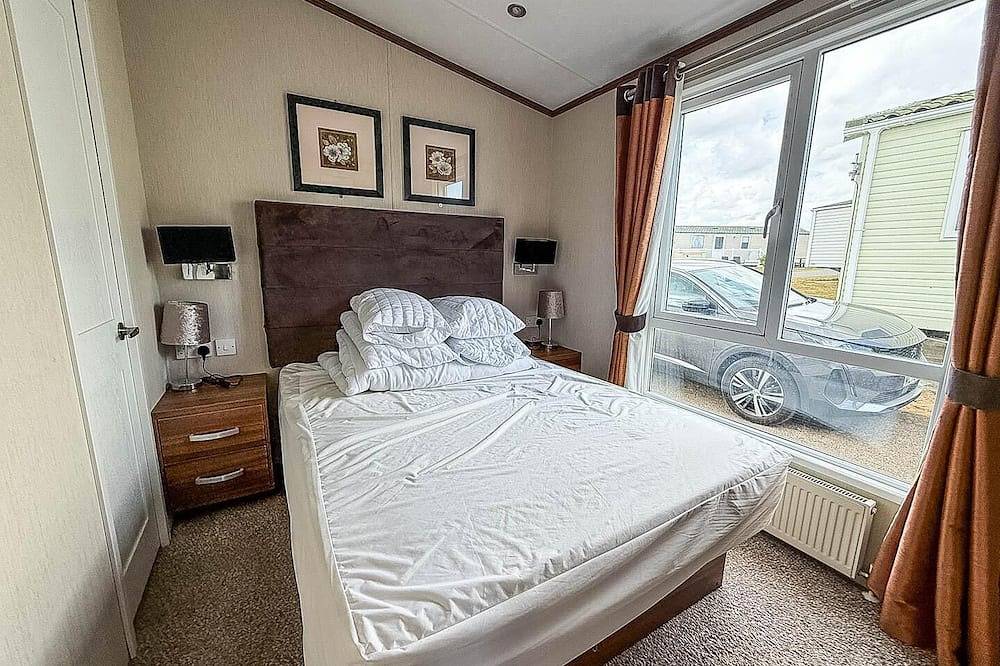 Stunning caravan with full sea views at Hopton Haven ref 80044S in Hopton-on-Sea, Great Yarmouth