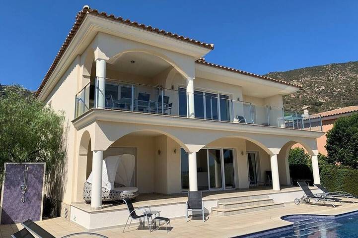 Villa für 6 Personen, mit Terrasse und Garten - 1